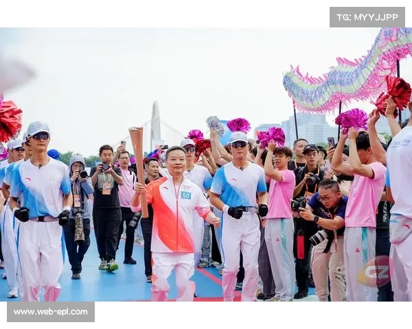 粤港澳大湾区四城圣火融汇，十五运会火炬传递收官