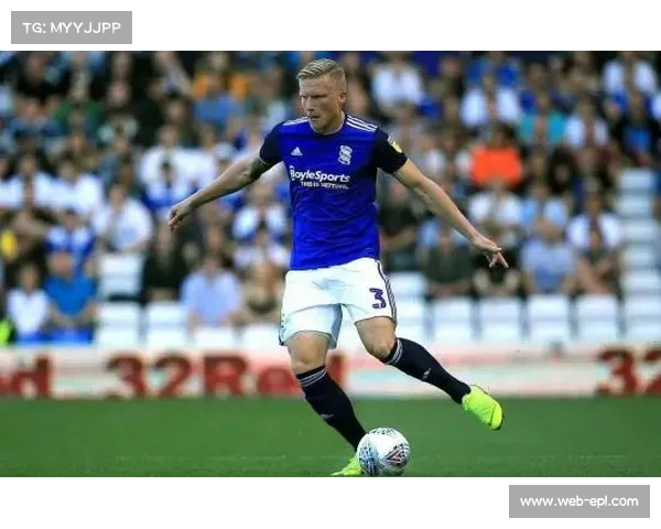 赫尔城赛前18分钟因安全原因取消比赛，沃特福德抗议程序